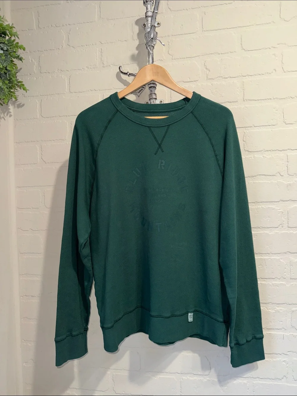 Old Navy sweatshirt forest Green Men's Crewneck medium new